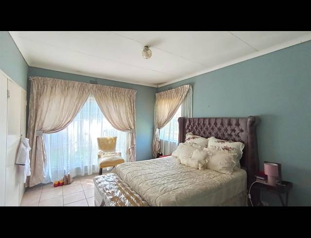 3 BEDROOM FREESTANDING FOR SALE IN BIRCHLEIGH NORTH